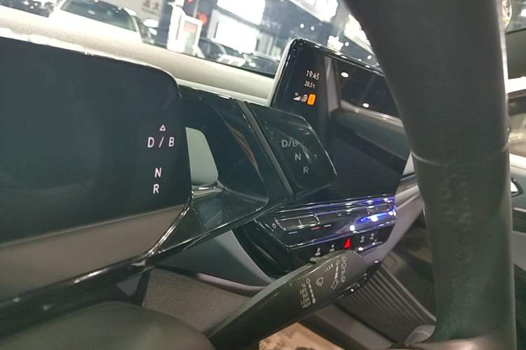 Used Volkswagen ID.4 X 2024 Pure & Smart Edition Gear Lever
