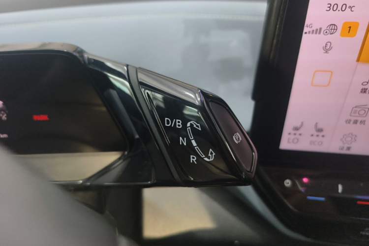 Used Volkswagen ID.4 X 2024 Pure & Smart Edition Gear Lever