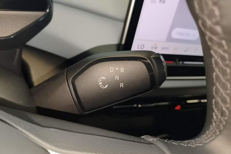 Used Volkswagen ID.4 X 2024 Pure & Smart Edition Gear Lever