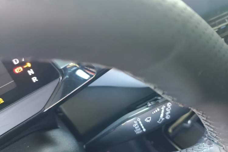 Used Volkswagen ID.4 X 2024 Pure & Smart Edition Gear Lever