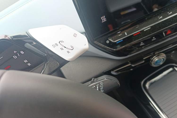 Used Volkswagen ID.4 X 2024 Pure & Smart Edition Gear Lever