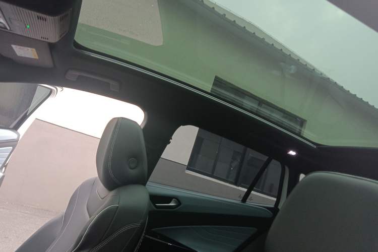 Used Volkswagen ID.4 X 2024 Pure & Smart Edition Headliner