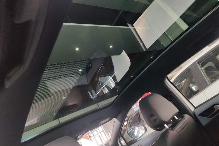 Used Volkswagen ID.4 X 2024 Pure & Smart Edition Headliner