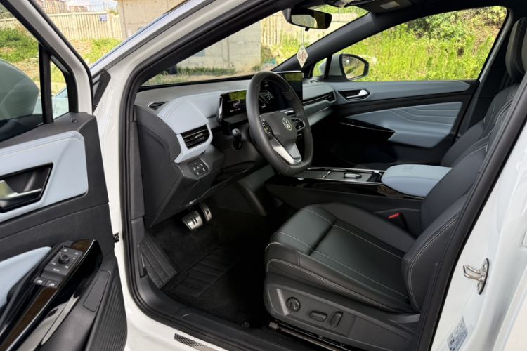 Used Volkswagen ID.4 X 2024 Pure & Smart Edition Interior 2