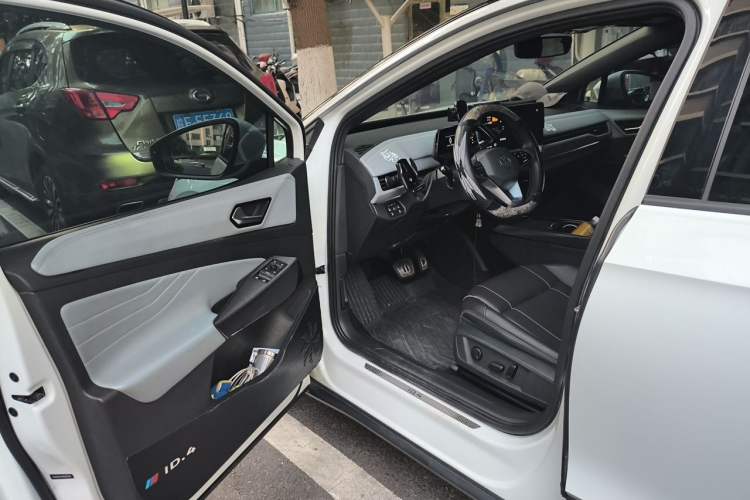 Used Volkswagen ID.4 X 2024 Pure & Smart Edition Interior 3