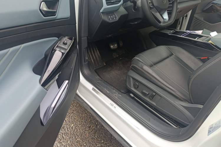 Used Volkswagen ID.4 X 2024 Pure & Smart Edition Interior 3