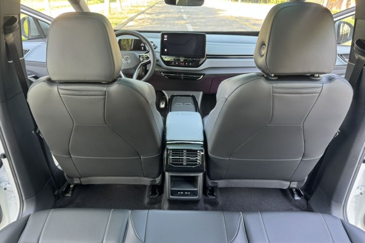 Used Volkswagen ID.4 X 2024 Pure & Smart Edition Interior 7