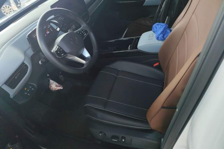 Used Volkswagen ID.4 X 2024 Pure & Smart Edition Left Front Seat