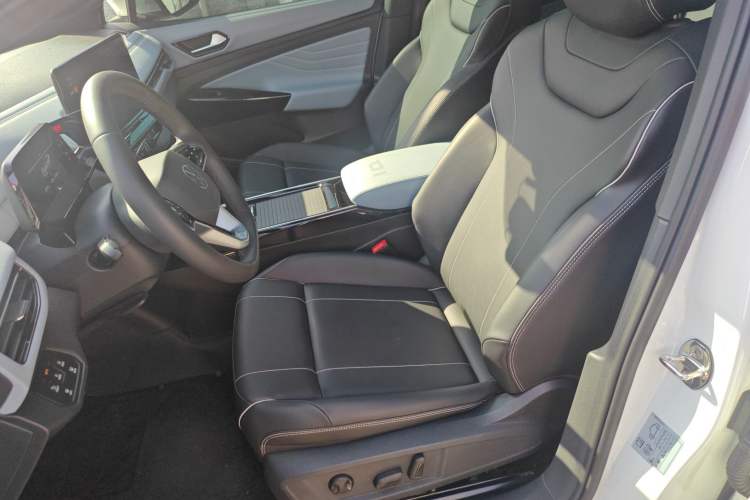 Used Volkswagen ID.4 X 2024 Pure & Smart Edition Left Front Seat