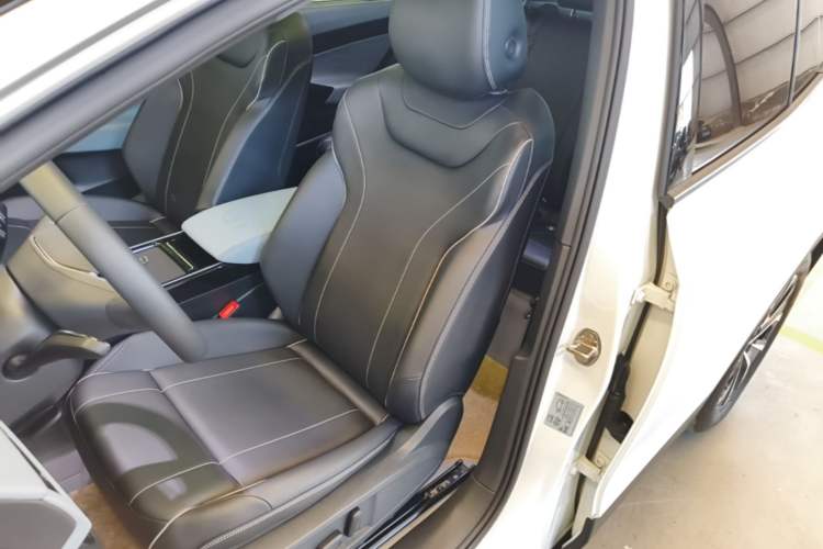 Used Volkswagen ID.4 X 2024 Pure & Smart Edition Left Front Seat