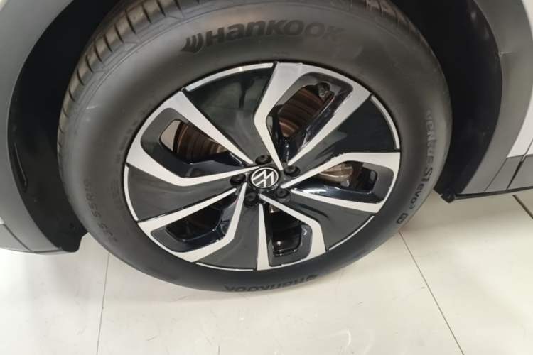 Used Volkswagen ID.4 X 2024 Pure & Smart Edition Left Front Wheel Hub