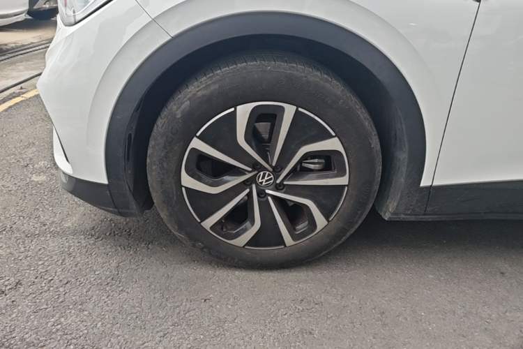 Used Volkswagen ID.4 X 2024 Pure & Smart Edition Left Front Wheel Hub
