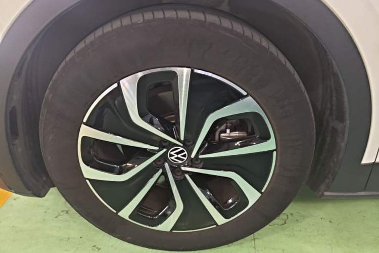 Used Volkswagen ID.4 X 2024 Pure & Smart Edition Left Front Wheel Hub
