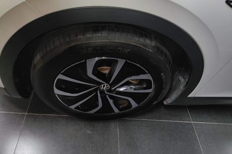 Used Volkswagen ID.4 X 2024 Pure & Smart Edition Left Front Wheel Hub