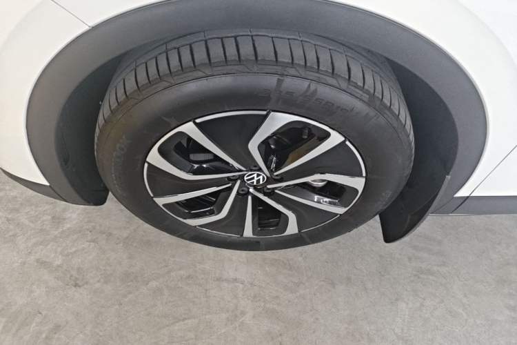 Used Volkswagen ID.4 X 2024 Pure & Smart Edition Left Front Wheel Hub