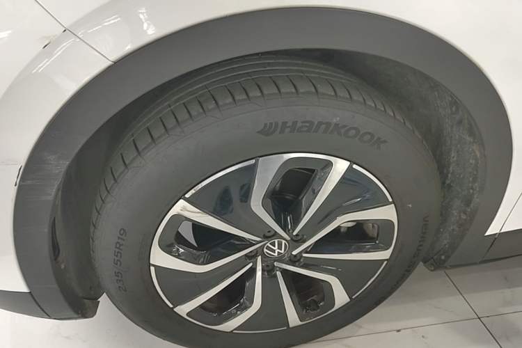 Used Volkswagen ID.4 X 2024 Pure & Smart Edition Left Front Wheel Hub