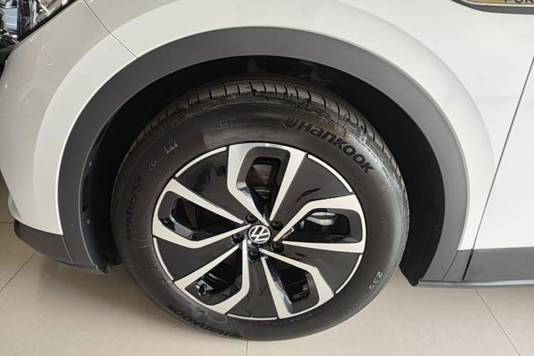 Used Volkswagen ID.4 X 2024 Pure & Smart Edition Left Front Wheel Hub