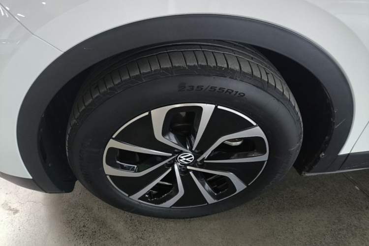 Used Volkswagen ID.4 X 2024 Pure & Smart Edition Left Front Wheel Hub