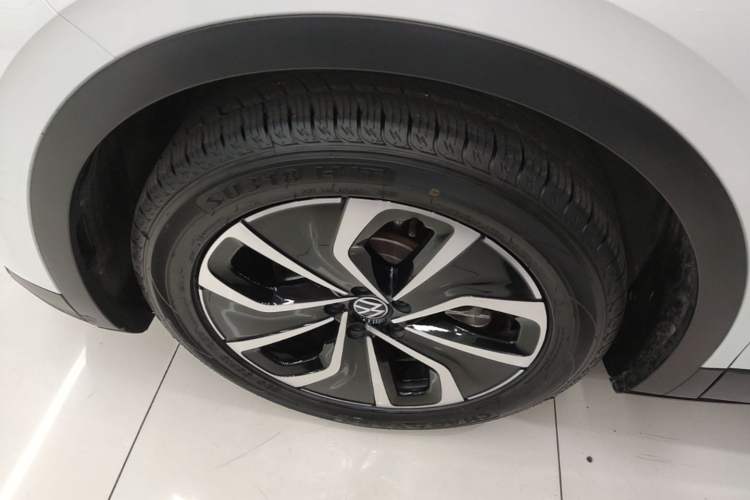Used Volkswagen ID.4 X 2024 Pure & Smart Edition Left Front Wheel Hub
