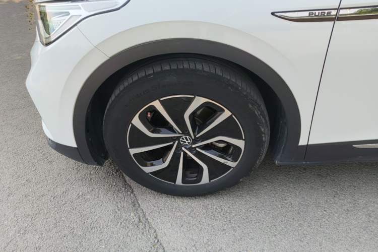 Used Volkswagen ID.4 X 2024 Pure & Smart Edition Left Front Wheel Hub