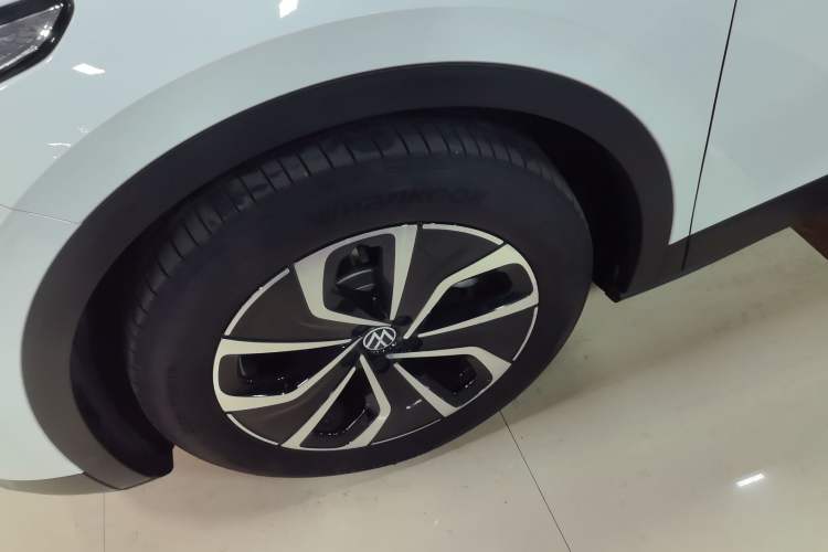 Used Volkswagen ID.4 X 2024 Pure & Smart Edition Left Front Wheel Hub