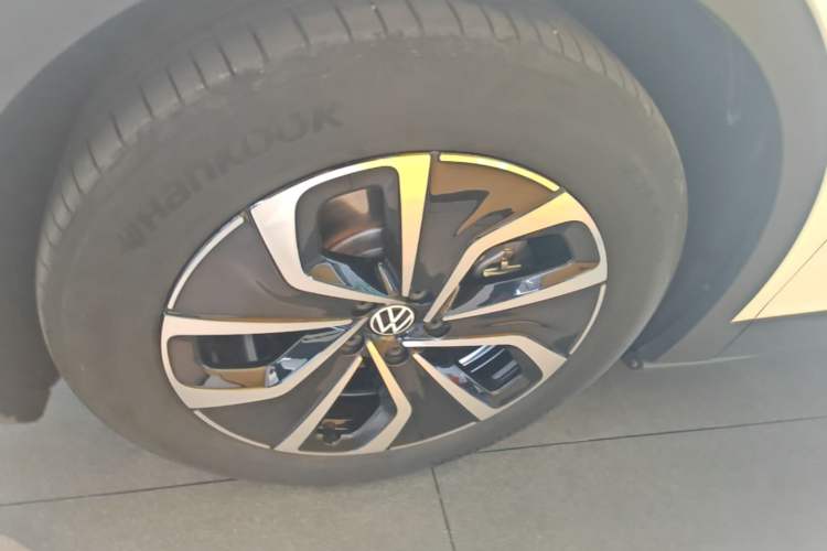 Used Volkswagen ID.4 X 2024 Pure & Smart Edition Left Front Wheel Hub