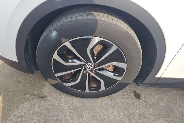 Used Volkswagen ID.4 X 2024 Pure & Smart Edition Left Front Wheel Hub