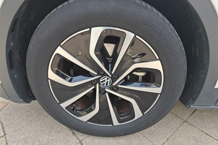 Used Volkswagen ID.4 X 2024 Pure & Smart Edition Left Front Wheel Hub