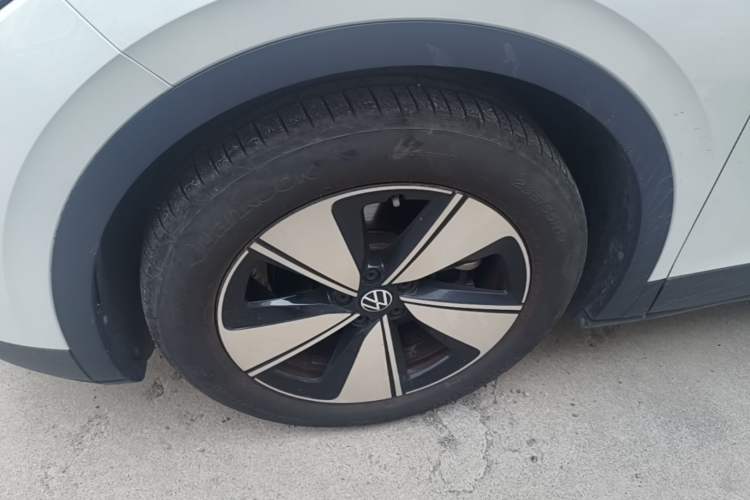 Used Volkswagen ID.4 X 2024 Pure & Smart Edition Left Front Wheel Hub