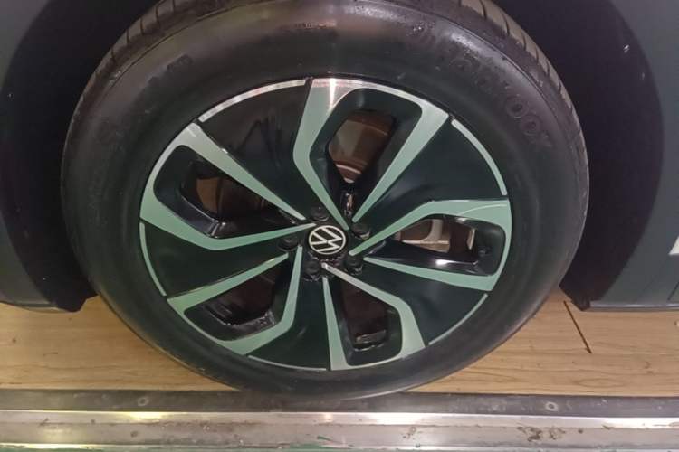 Used Volkswagen ID.4 X 2024 Pure & Smart Edition Left Front Wheel Hub