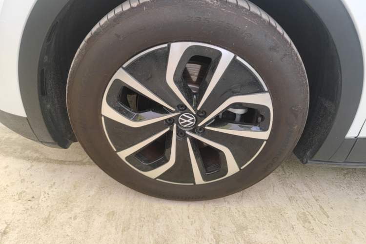 Used Volkswagen ID.4 X 2024 Pure & Smart Edition Left Front Wheel Hub