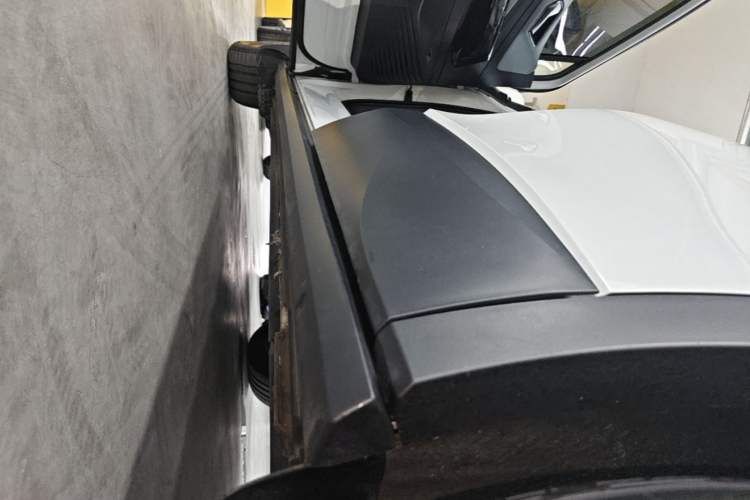 Used Volkswagen ID.4 X 2024 Pure & Smart Edition Left Side Sill