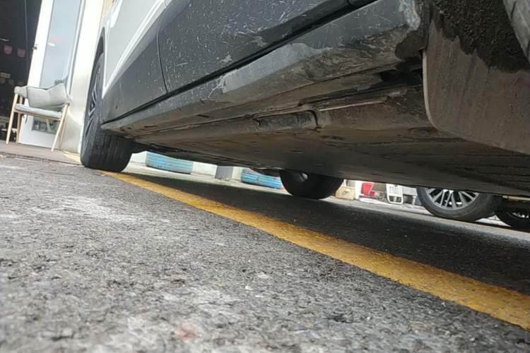 Used Volkswagen ID.4 X 2024 Pure & Smart Edition Left Side Sill