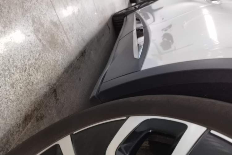 Used Volkswagen ID.4 X 2024 Pure & Smart Edition Left Side Sill