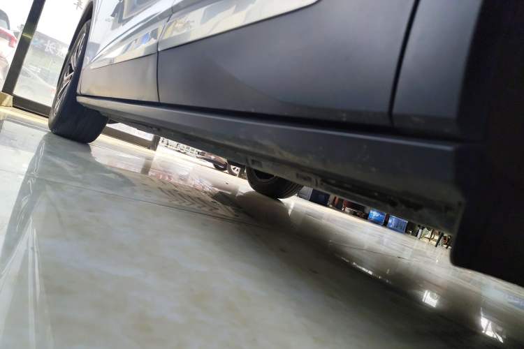 Used Volkswagen ID.4 X 2024 Pure & Smart Edition Left Side Sill