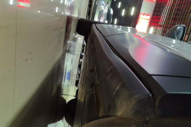 Used Volkswagen ID.4 X 2024 Pure & Smart Edition Left Side Sill