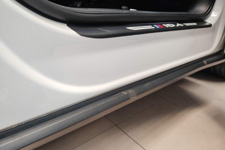 Used Volkswagen ID.4 X 2024 Pure & Smart Edition Left Side Sill