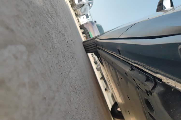 Used Volkswagen ID.4 X 2024 Pure & Smart Edition Left Side Sill