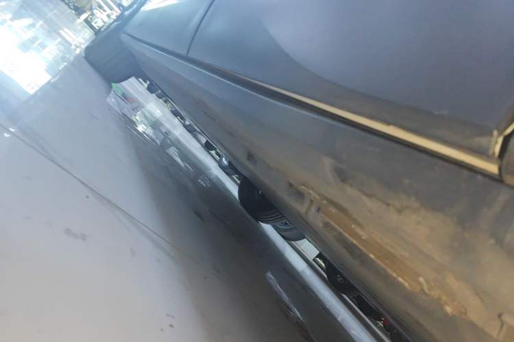 Used Volkswagen ID.4 X 2024 Pure & Smart Edition Left Side Sill