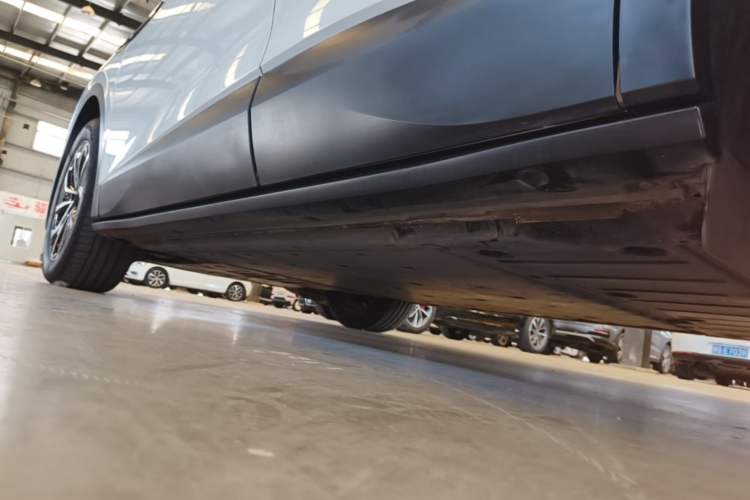 Used Volkswagen ID.4 X 2024 Pure & Smart Edition Left Side Sill
