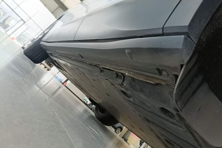 Used Volkswagen ID.4 X 2024 Pure & Smart Edition Left Side Sill