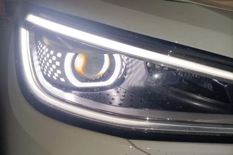 Used Volkswagen ID.4 X 2024 Pure & Smart Edition Right Front Headlight