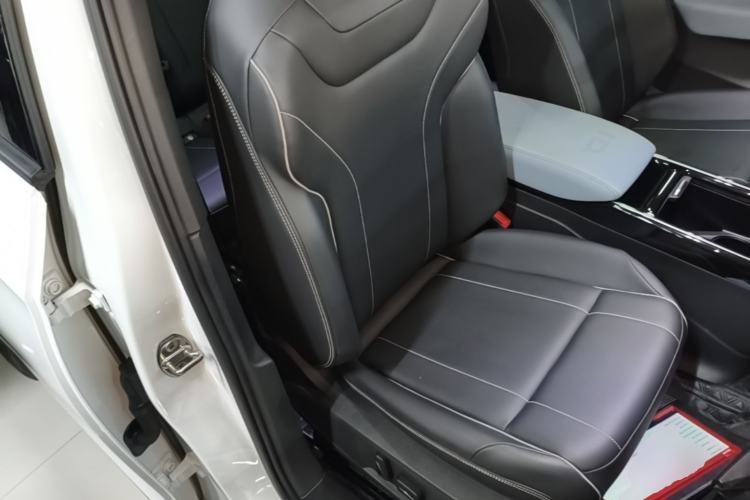 Used Volkswagen ID.4 X 2024 Pure & Smart Edition Right Front Seat
