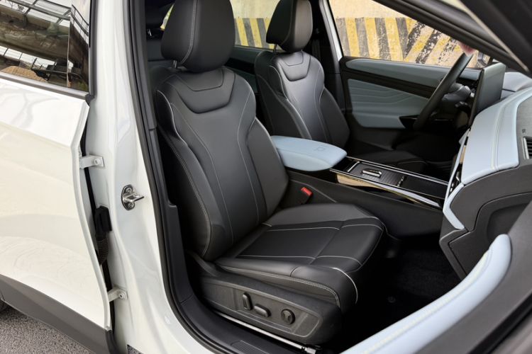 Used Volkswagen ID.4 X 2024 Pure & Smart Edition Right Front Seat