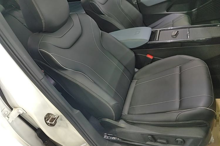 Used Volkswagen ID.4 X 2024 Pure & Smart Edition Right Front Seat