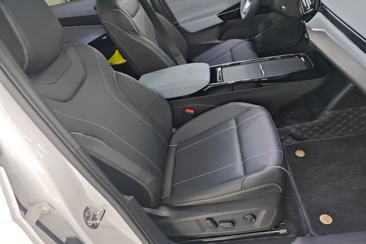 Used Volkswagen ID.4 X 2024 Pure & Smart Edition Right Front Seat