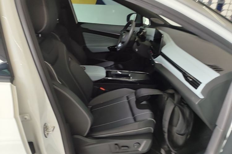 Used Volkswagen ID.4 X 2024 Pure & Smart Edition Right Front Seat