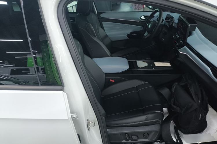Used Volkswagen ID.4 X 2024 Pure & Smart Edition Right Front Seat