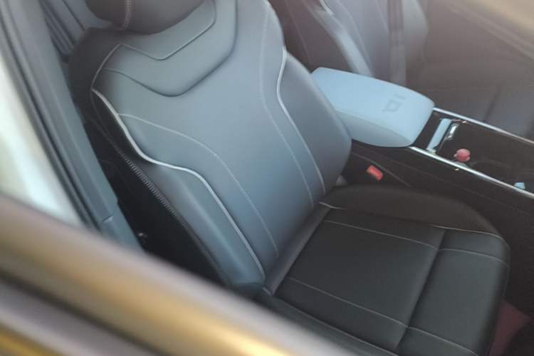 Used Volkswagen ID.4 X 2024 Pure & Smart Edition Right Front Seat
