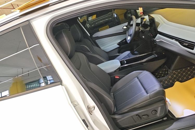 Used Volkswagen ID.4 X 2024 Pure & Smart Edition Right Front Seat